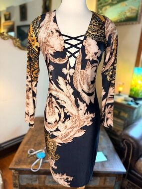VENUS Black Dress with Beige Baroque Print and Lace-Up V-Neck